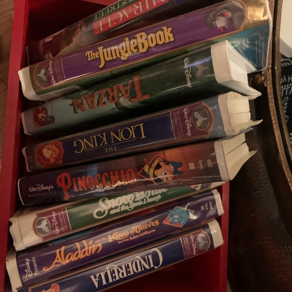 Classic Disney Video Tapes (8 VHS) - Picture 1 of 1
